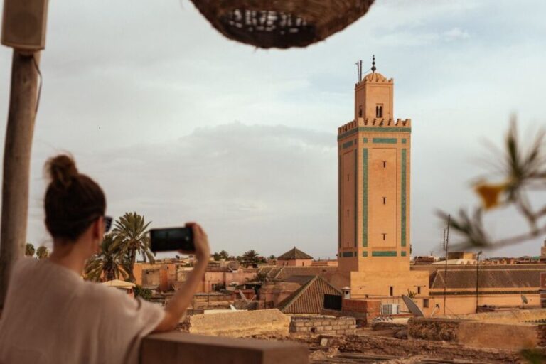 Marrakech: Live Like a Local Private Tour with Tea and Snack - The Value in the Details