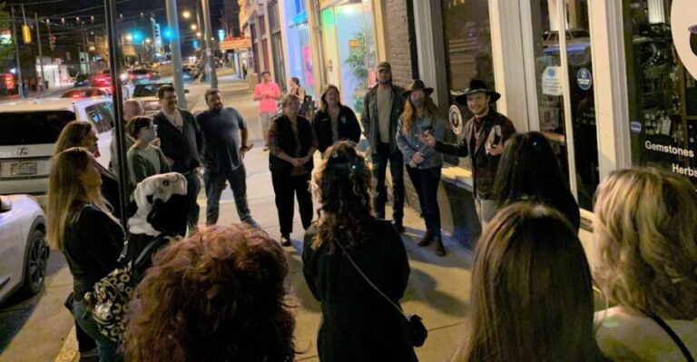 Memphis: Haunted Memphis Bus Tour - The Guide and Atmosphere