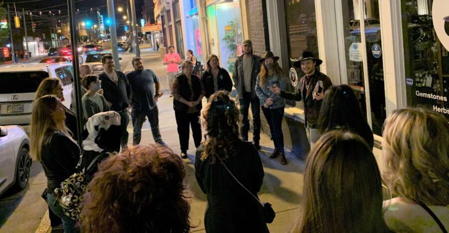 Memphis: Haunted Memphis Bus Tour - The Guide and Atmosphere