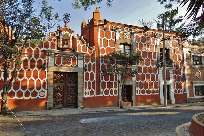 Mexico City (Coyoacan) Scavenger Hunt and Sights Self-Guided Tour - What are the highlights of the route?