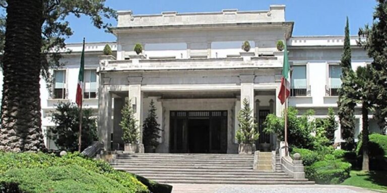 Mexico City: Discover Los Pinos Residence Tour and Cablebus - Why This Tour Offers Good Value
