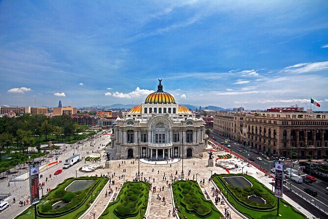 Mexico City Downtown Centro private tour+ Palacio de Bellas Artes - Delving into Muralism at San Ildefonso