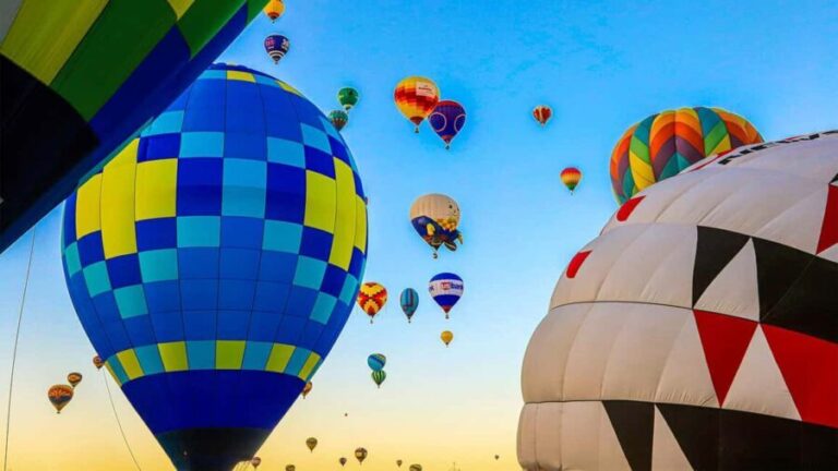 Mexico City: Fly over the impressive pyramids of Teotihuacan in a hot air balloon - The Itinerary: From Dawn to Delight