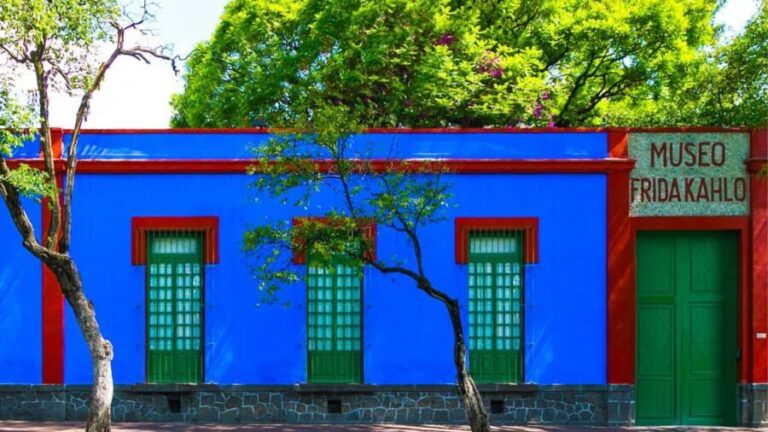 Mexico City: La Casa Azul The Frida Kahlo Museum - A Close Look at the Experience
