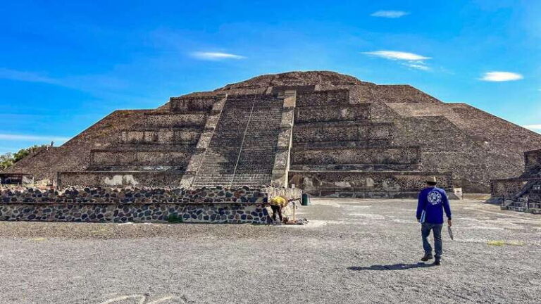 Mexico City: Teotihuacan Pyramids & Basilica of Guadalupe - Deep Dive into Each Stop