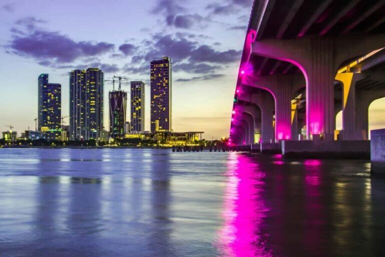 Miami: 2 Hour Night Cruise with Open Bar & Skyline Views - The Highlights: What Makes This Cruise Special