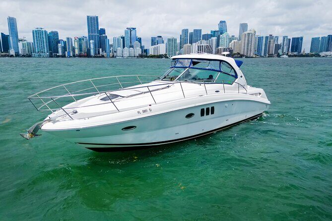 Miami: 2 Hour Private Yacht Cruise with Champagne - Itinerary Breakdown