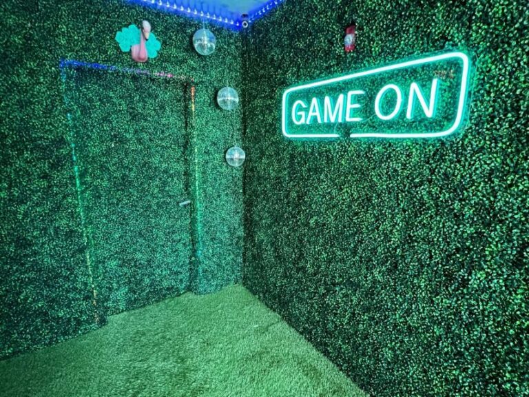 Miami Beach: South Beach Room Escape - Panic Room - The Rooftop Lounge & Games