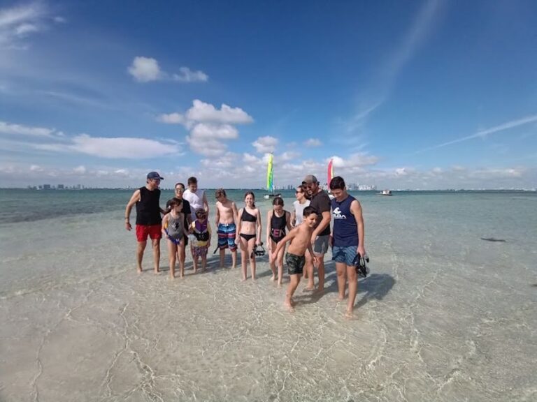 Miami: Intimate Sailing in Biscayne Bay w/ Food and Drinks - Who Will Appreciate This Tour?