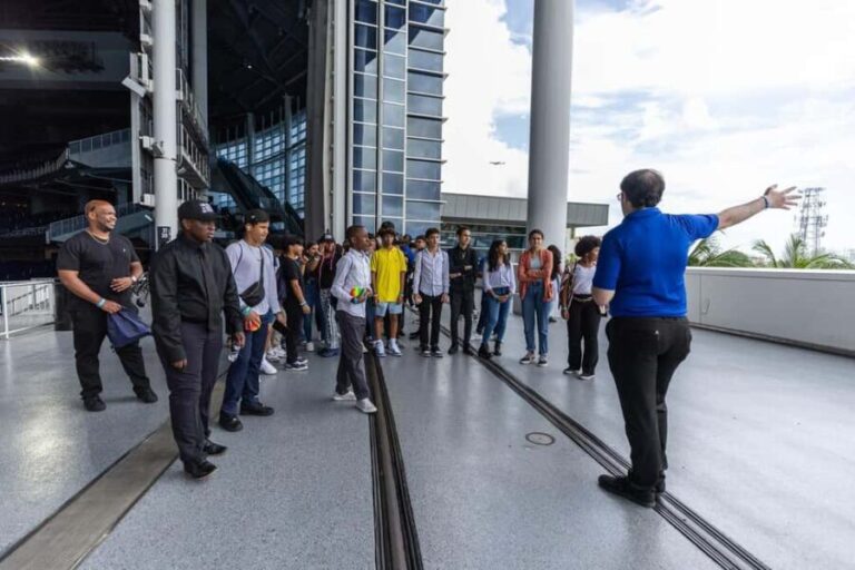 Miami Marlins: Guided Behind the Scenes Ballpark Tour - Overview of the Tour Experience