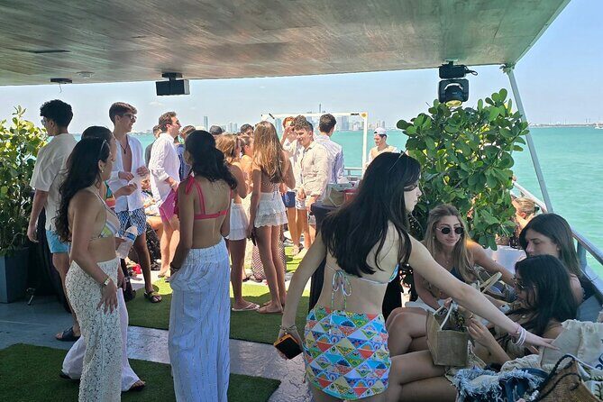 Miami NYE 2026 Yacht Party with Dinner, Open Bar & Fireworks - Analyzing the Value