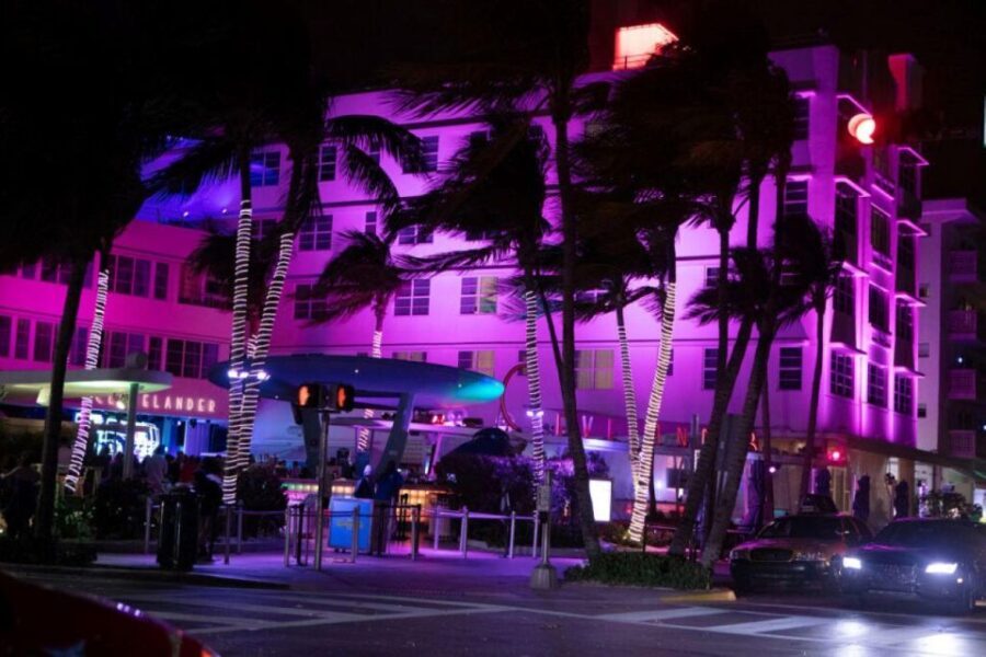 Miami: Party Sprinter - 4-Hour City Tour Extravaganza - Who Should Consider This Tour?