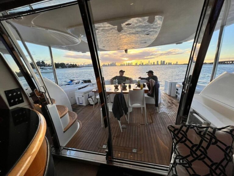 Miami: Private City Cruise of Miami Beach with French Guide - Authenticity and the Experience