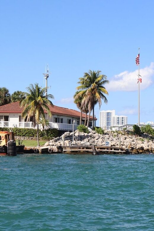 Miami Skyline Cruise of Millionaire Homes on Biscayne Bay - The Pros and Cons: What You Should Know