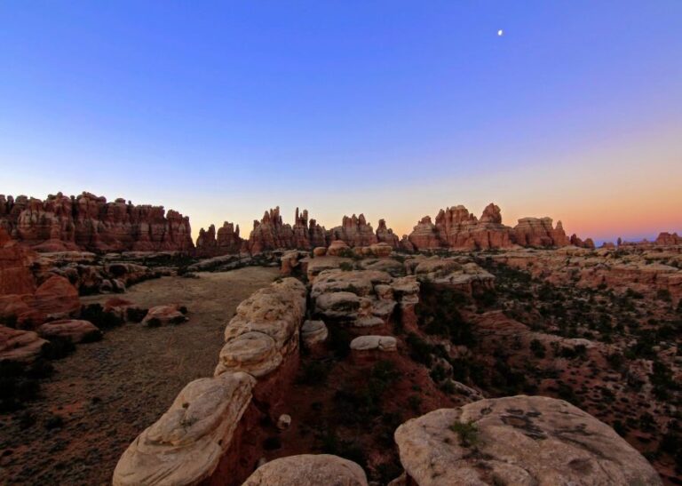 Moab: 3-Day Canyonlands National Park Hiking & Camping Tour - The Experience of Off-Road and Hikes