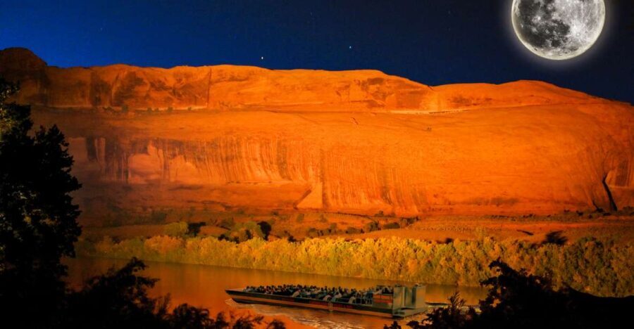 Moab: Colorado River Dinner Cruise with Music and Light Show - An In-Depth Look at the Experience