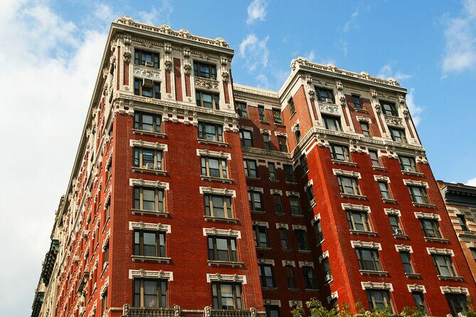 Mob Hits of Midtown: NYC Self-Guided Crime Mystery Walk - Exploring the Midtown Crime Scene: A Detailed Breakdown