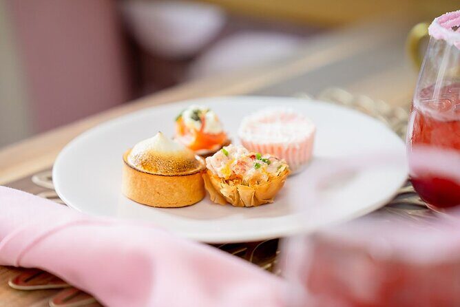 Mobile Tea Room Experience in New York - An In-Depth Look at the Tour Itinerary