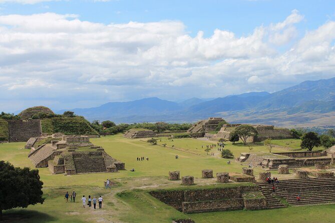 Monte Alban & artisan house workshop in Arrazola and Coyotepec - Pricing and Value