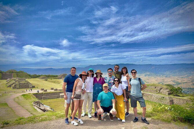Monte Alban Chesillo and handicrafts alebrijes and black mud - The Magnificence of Monte Albán