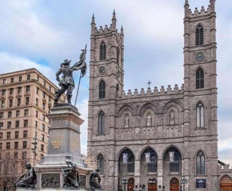 Montreal : Downtown & Underground Walking Tour with a Guide - What to Expect from the Tour