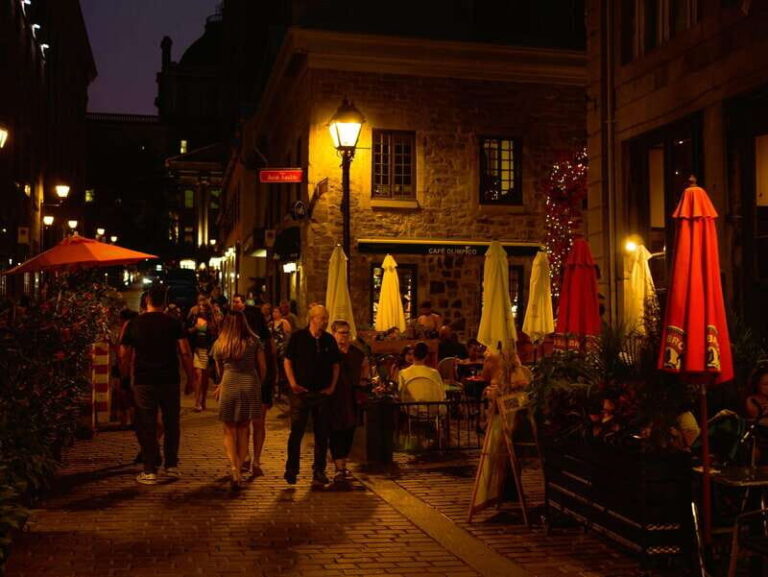 Montreal: Old Montreal at Twilight Walking Tour - Who Will Love This Tour?