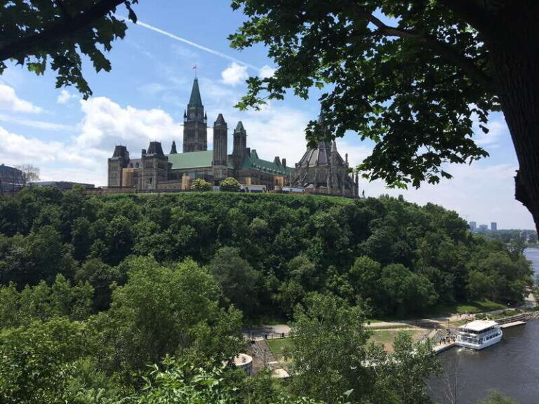 Montreal: Private Day Tour to Ottawa - Exploring Ottawa’s Landmarks