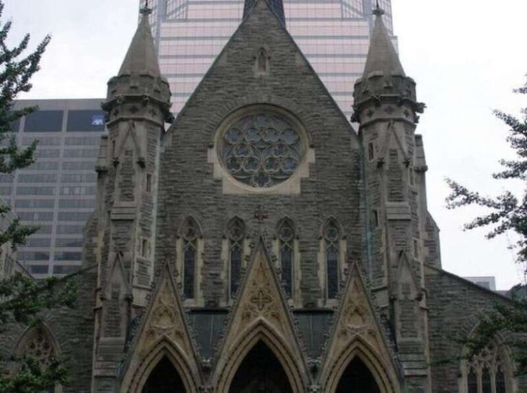 Montreal : Street Art Walking Tour With A Guide - A Personal Touch: Why a Private Tour Makes a Difference