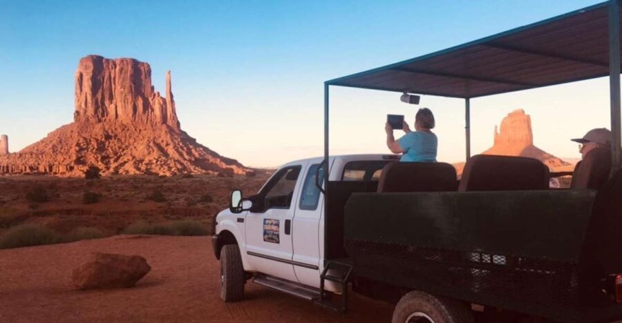 Monument Valley and Mystery Valley Full-Day Tour