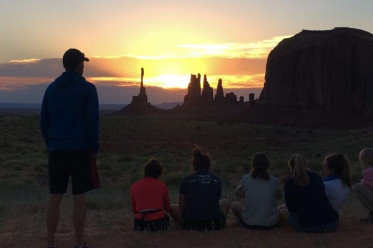 Monument Valley: Sunset Tour with Navajo Guide - Scenic Stops and Photo Opportunities