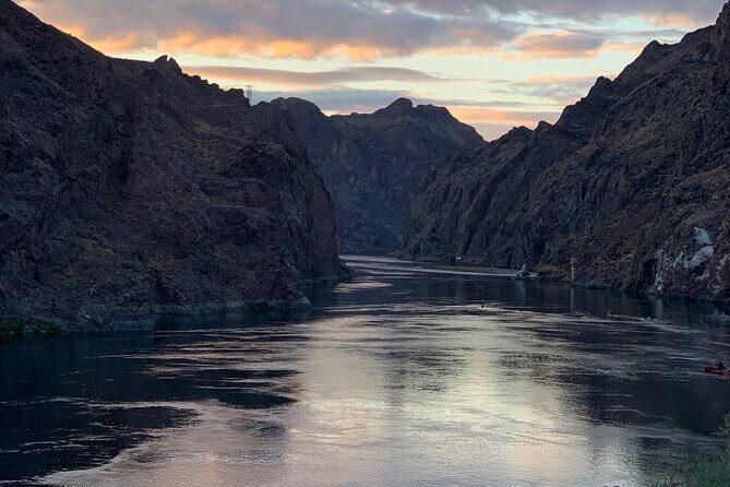 Moonlight Neon Kayak Tour at Sunset near Las Vegas - Evening Activities: Stargazing and Smores