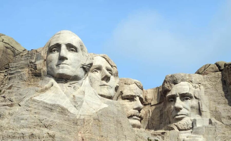 Mt Rushmore Yellowstone & Arches National Parks 7-day Tour