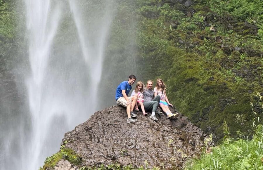 Multnomah Falls: Sunset Guided Tour to Five Waterfalls - Itinerary Breakdown: What to Expect at Each Stop