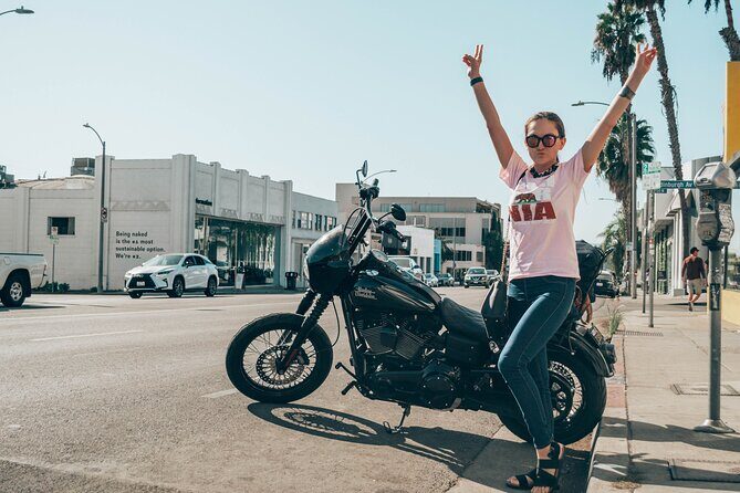 Murals and Graffiti Photoshoot - Posh Melrose with a Photographer in Los Angeles - The Photography Experience