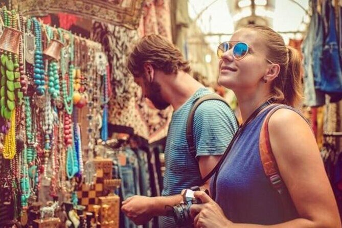Muscat City Tour from Dubai with Free Visa & Omani Lunch - What You’ll Love About This Tour