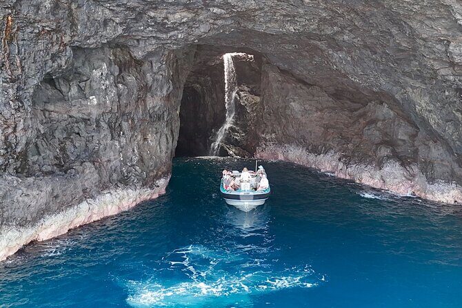 N Pali Coast Zodiac Raft Sea Caves Expedition on Kauai - The Crew and Safety