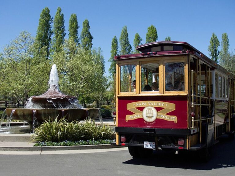 Napa Valley: Wine Tasting Tour by Open Air Trolley & Lunch - The Experience in Detail