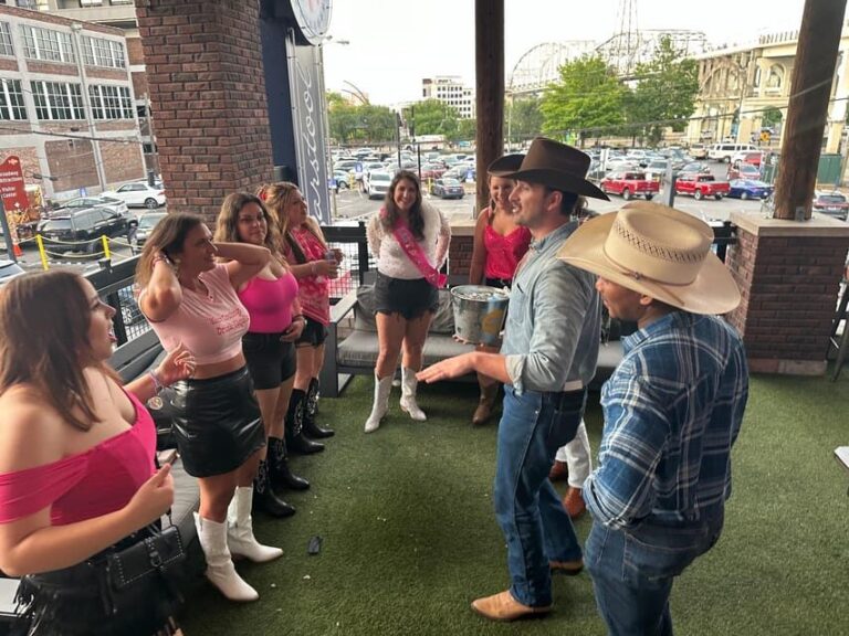 Nashville: Broadway Boyfriends Bar Crawl - The Guides: Cocktail CowBoys