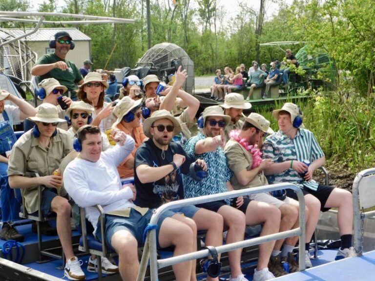 New Orleans: 16 Passenger Airboat Swamp Tour - Wildlife Encounters: What to Expect