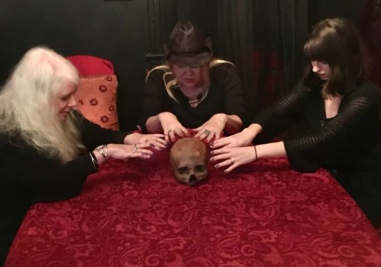 New Orleans: Haunted Museum, Ghost hunt on Haunted Objects - Key Points