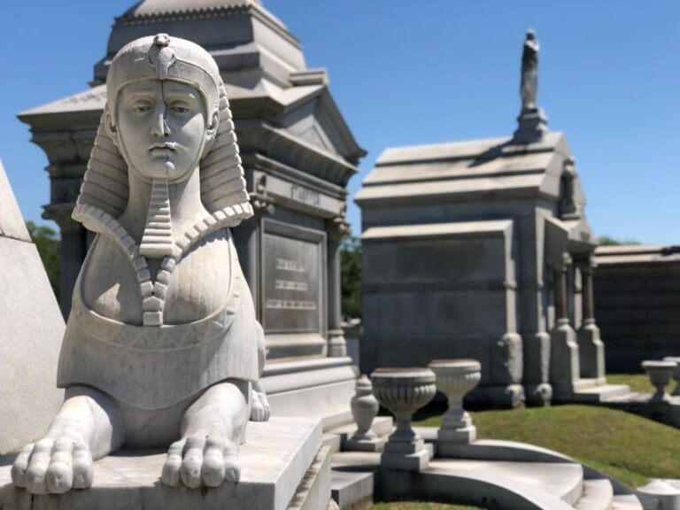 New Orleans: Millionaires Tombs of Metairie Cemetery Tour - Who Will Love This Tour?