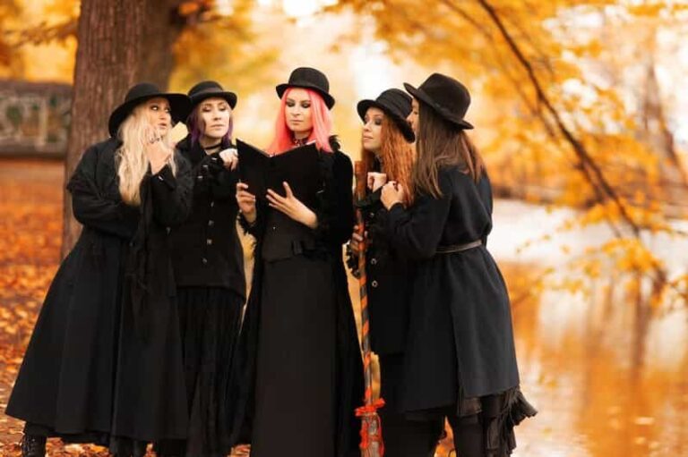 New Orleans: Witches Coven Garden District Walking Tour - The Experience: What to Expect