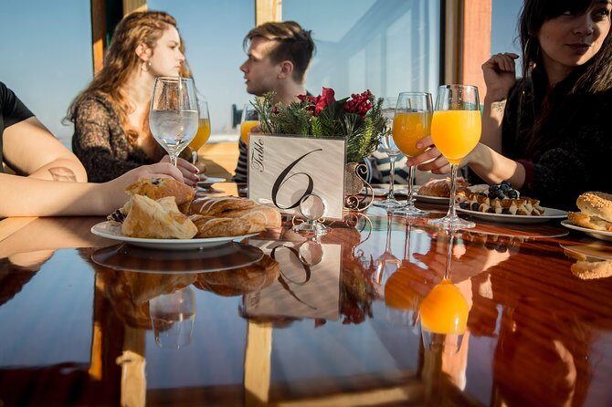 New York City Holiday Brunch Cruise on Classic Boat - The Sum Up
