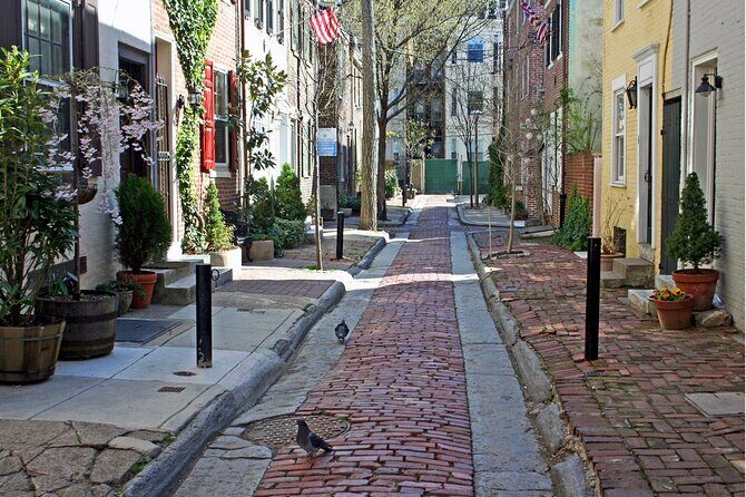 New York to Philadelphia Private Tour - Savoring the Flavors at Reading Terminal Market
