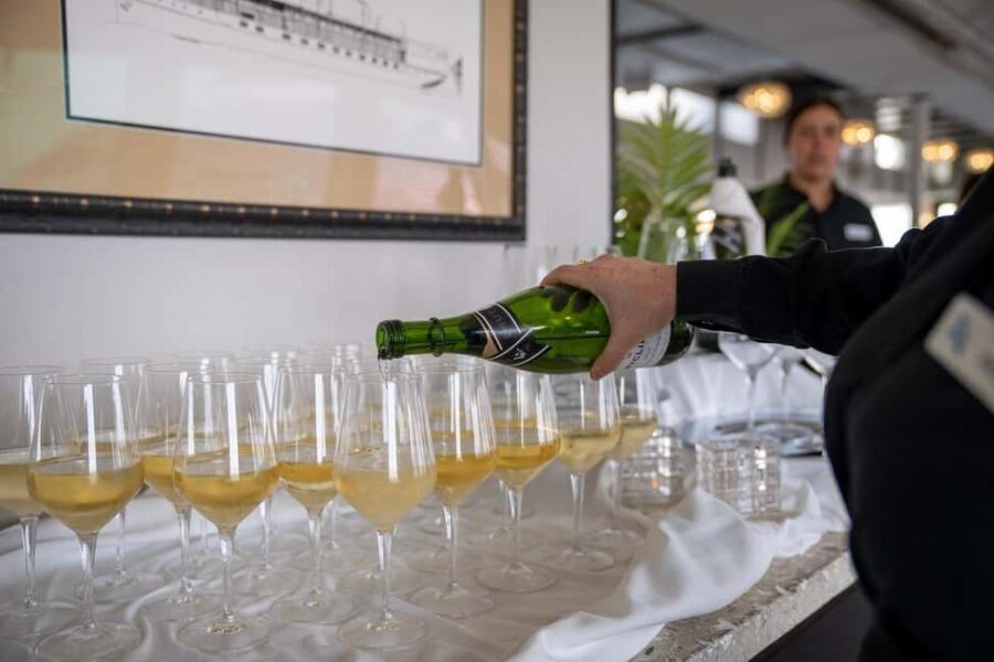 Newport Beach: Champagne and Brunch Buffet City Cruise