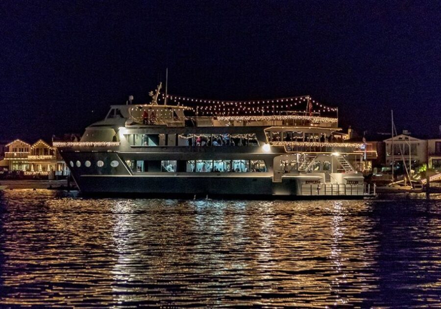 Newport Beach: Christmas Day Buffet Brunch or Dinner Cruise - The Culinary Delights: From Breakfast to Dessert