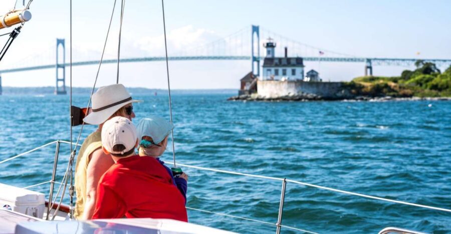 Newport: Day Sailing and Sightseeing Boat Tour on a Schooner