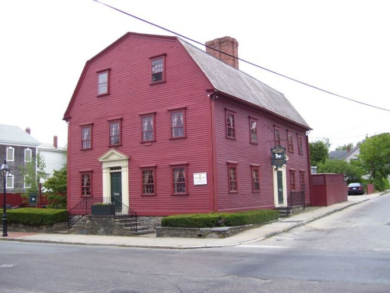 Newport: Historic District Ghosts Guided Walking Tour - A Deep Dive Into the Ghostly Newport Experience