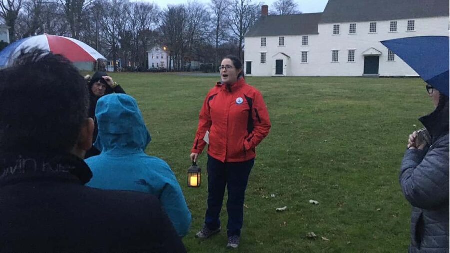 Newport, RI: Holiday Lantern Walking Tour