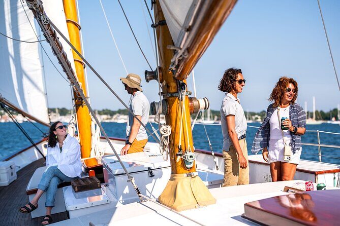 Newport Sightseeing Day Sailing Experience on Schooner Adirondack